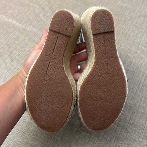 Women’s shoes - Picture 3 of 5